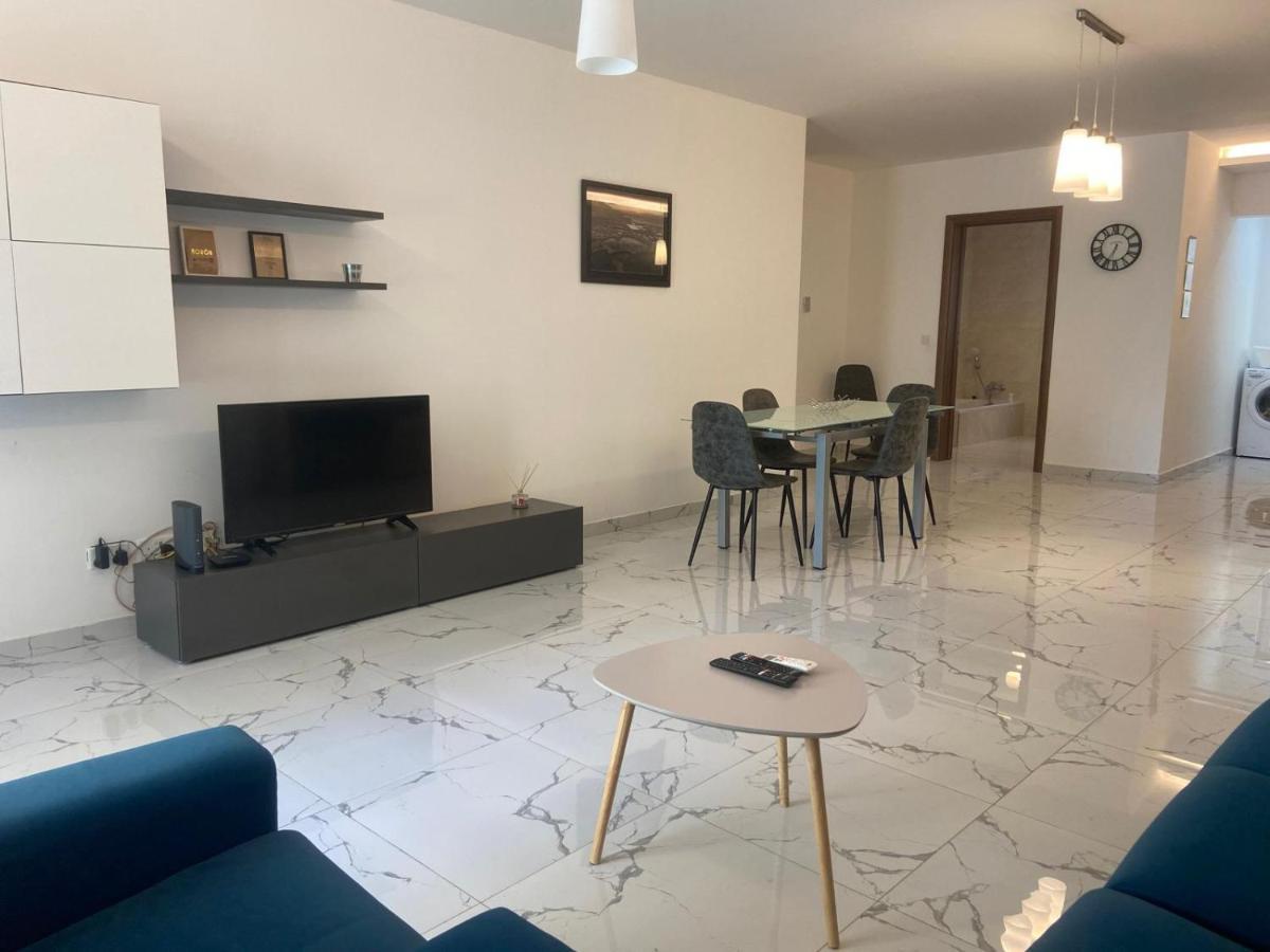 Sliema Centrally Located Apt Exterior foto